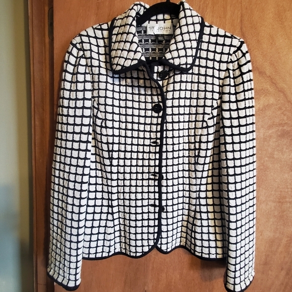 ST. JOHN COLLECTION.SZ 8. Black white jacket. Wool rayon blend. Blazer